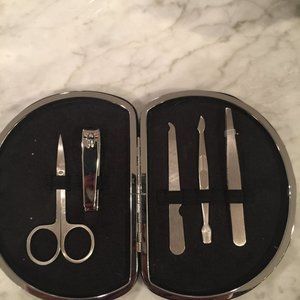 Manicure 6 piece set with compact glitter case NEW